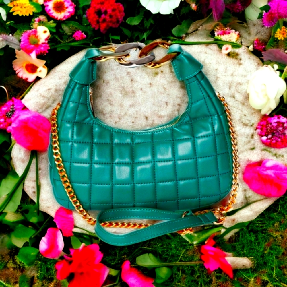Gorgeous Bag is So Cute and Trendy, Perfect for Teens!